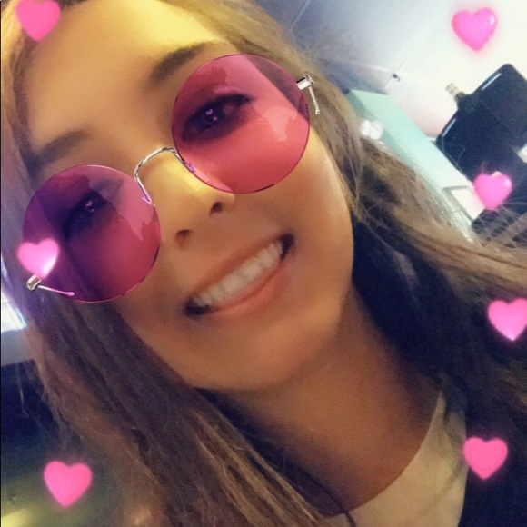 Meet your Posher, Chloe - Picture 1 of 1